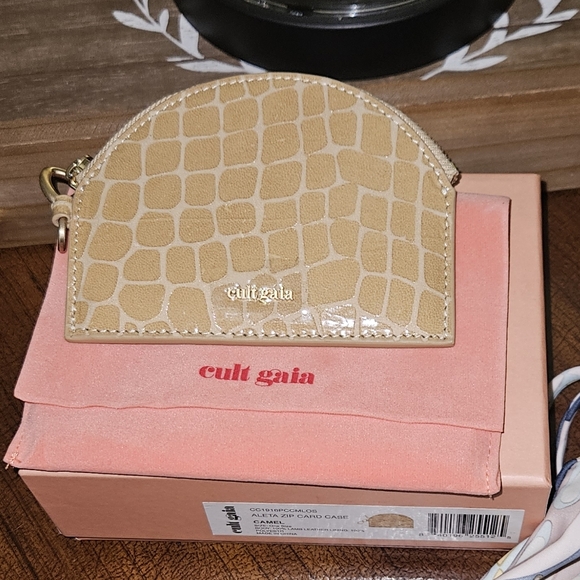 Cult Gaia Aleta Zip Card Case - Picture 6 of 8